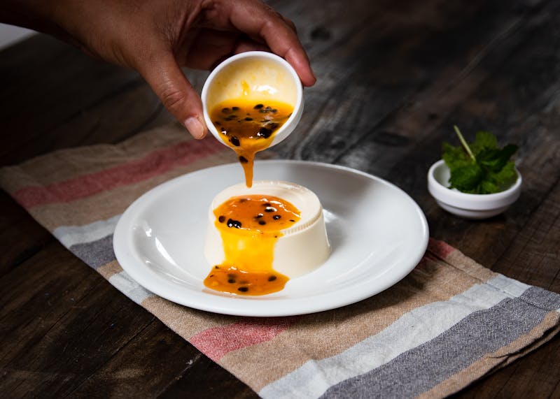 Panna cotta con frutos rojos en Pizzeta